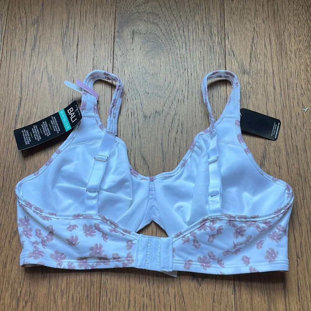Bali Minimizer Bra - Picture 3 of 4